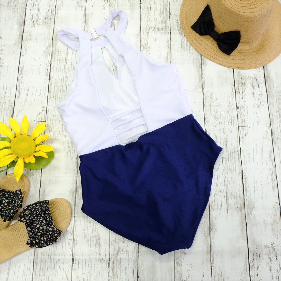 ホルターネックバイカラーワンピース水着 nevy×white | rachagirl