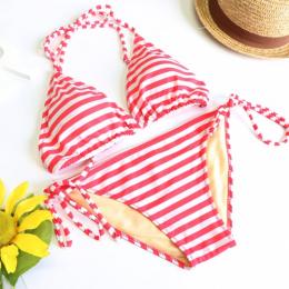 レッド×ホワイトの夏の定番柄!レッドボーダー三角ビキニ(M)